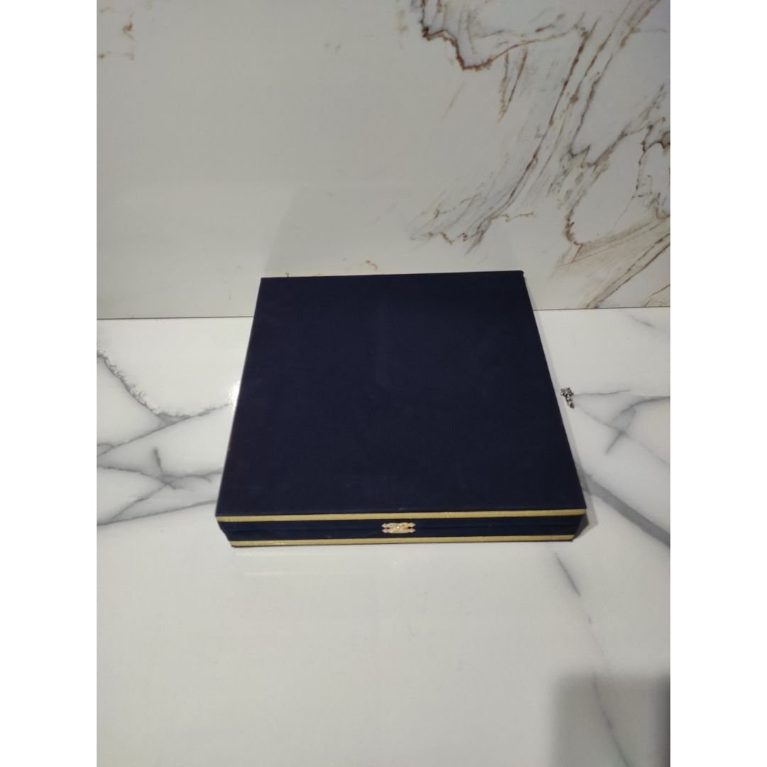 DM PORSELEN KADİFE KUTU 18 CM TABAK LACİVERT