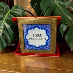 Dm Porselen Hediyelik Kadife Kutulu Karo 20x20